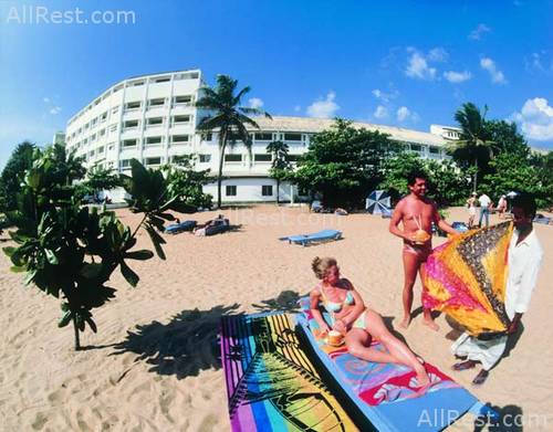 Browns Beach Hotel 6